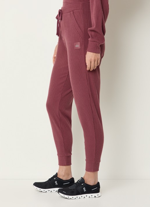 Alo Yoga Muse high waist tapered fit cropped joggingbroek met trekkoord en ribstructuur - detail 5 bordeauxrood