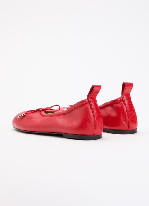 ALOHAS Rosalind ballerina van schapenleer - achterkant rood