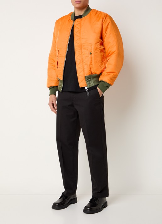 Alpha Industries MA-1 gewatteerd bomberjack met klepzakken - voorkant 3 olijfgroen