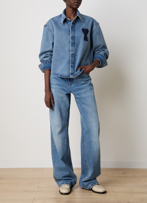 AMI Paris Cropped blouse van denim met logoborduring  - voorkant 2 indigo