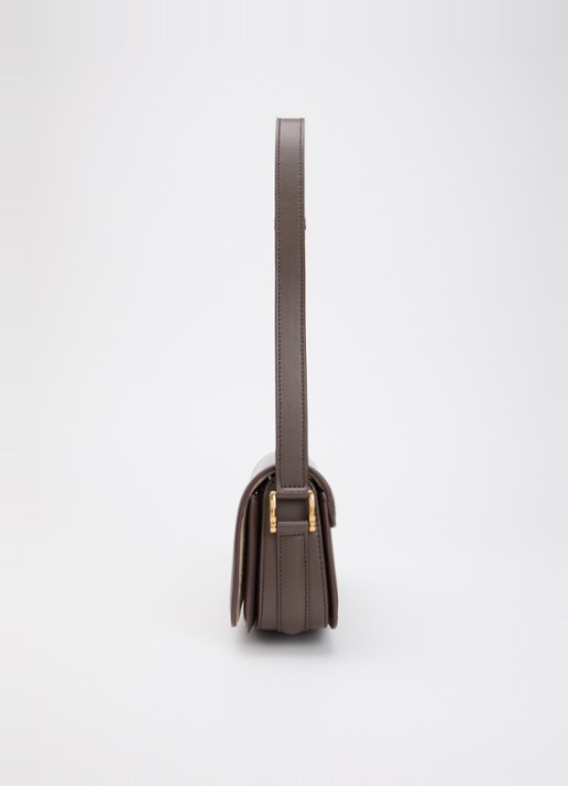 AMI Paris Crossbodytas van leer met verstelbare schouderriem - detail 4 hazelnootbruin