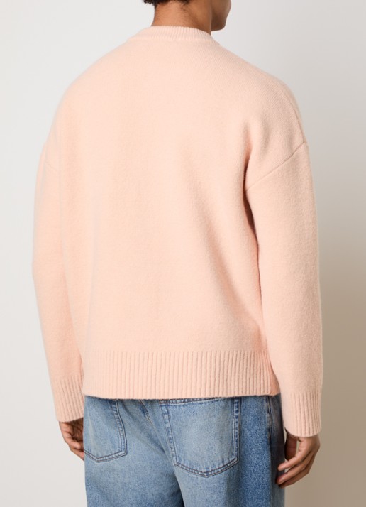 AMI Paris Fijngebreid vest in alpaca wolblend met ingebreid logo - achterkant 3 zalmroze
