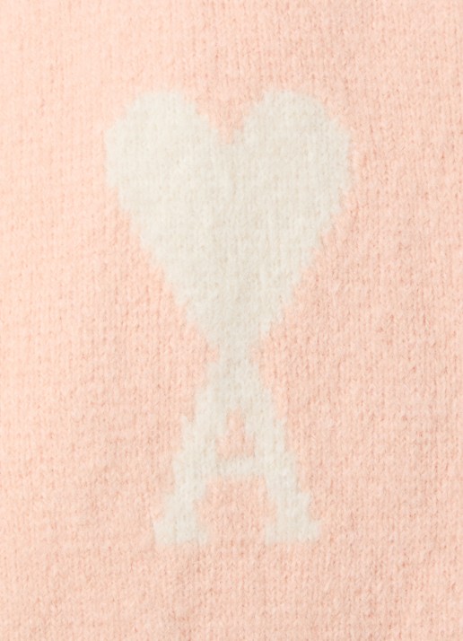 AMI Paris Fijngebreid vest in alpaca wolblend met ingebreid logo - detail 2 zalmroze