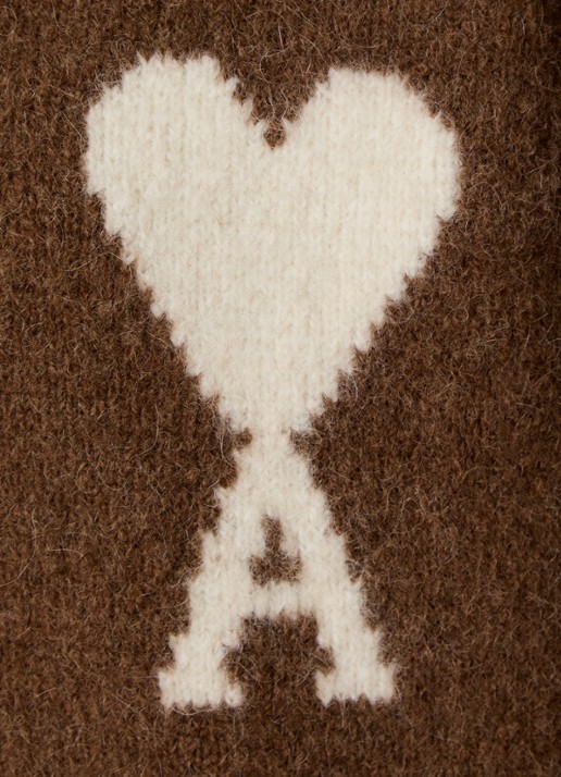 AMI Paris Fijngebreide trui in alpaca wolblend met logo - detail 4 bruin