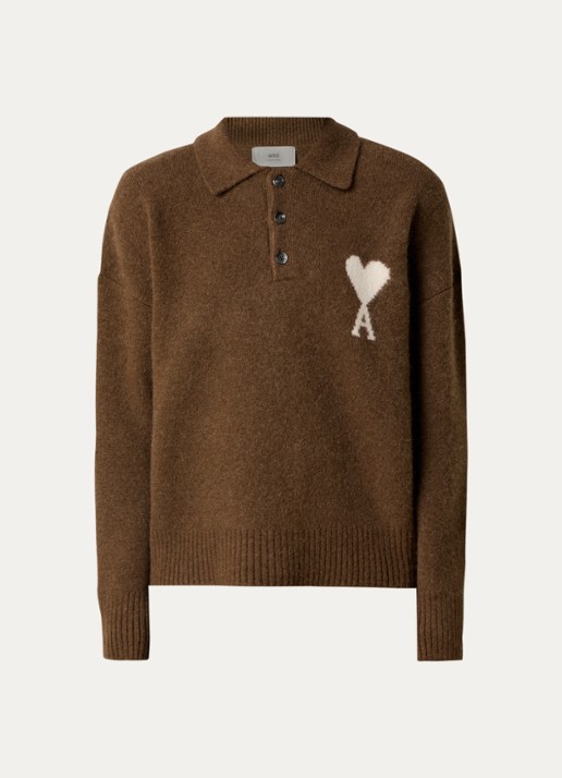 AMI Paris Fijngebreide trui in alpaca wolblend met polokraag en ingebreid logo - voorkant bruin