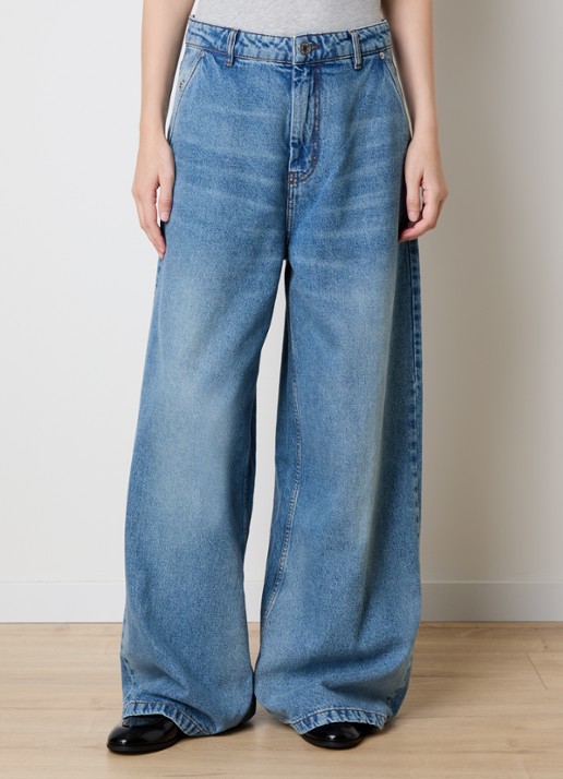 AMI Paris Mid waist wide leg jeans met medium wassing - detail 3 indigo