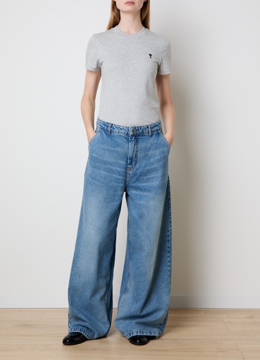 AMI Paris Mid waist wide leg jeans met medium wassing - voorkant 2 indigo