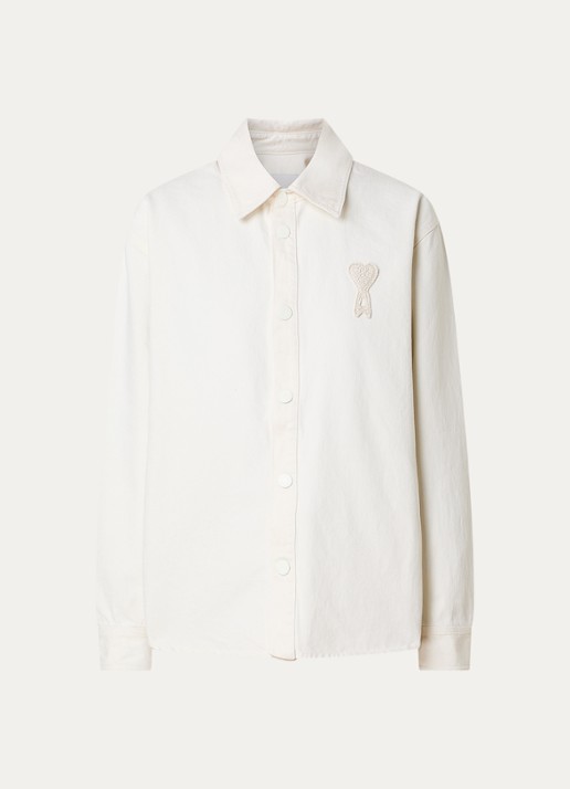 AMI Paris Overshirt van denim met logoborduring - voorkant 2 gebroken wit