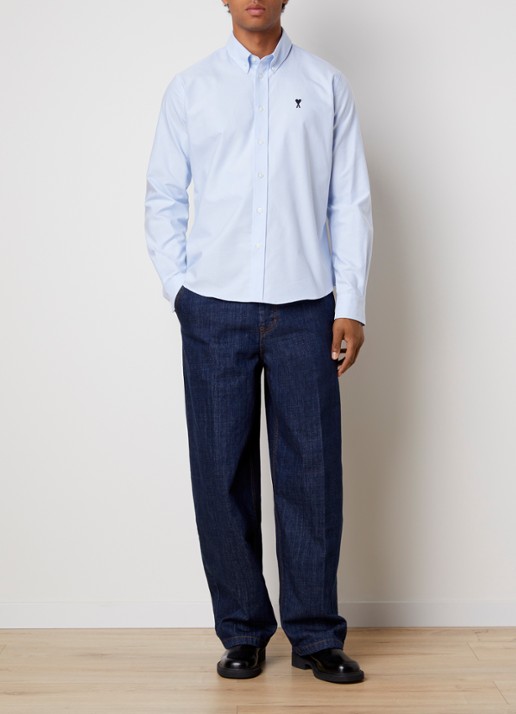 AMI Paris Quota blouse met logoborduring - voorkant 5 lichtblauw