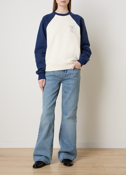 AMI Paris Sweater met logoborduring - voorkant 3 donkerblauw