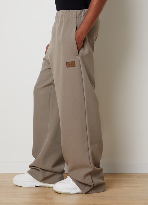 AMIRI Straight fit trackpants met steekzakken en logo - detail 5 donkerbeige