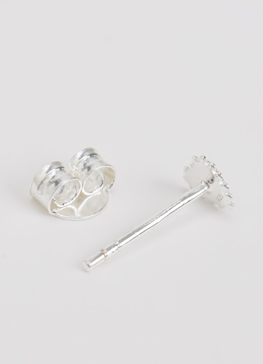 Anna + Nina Bravery Heart oorknopje - detail 2 zilver