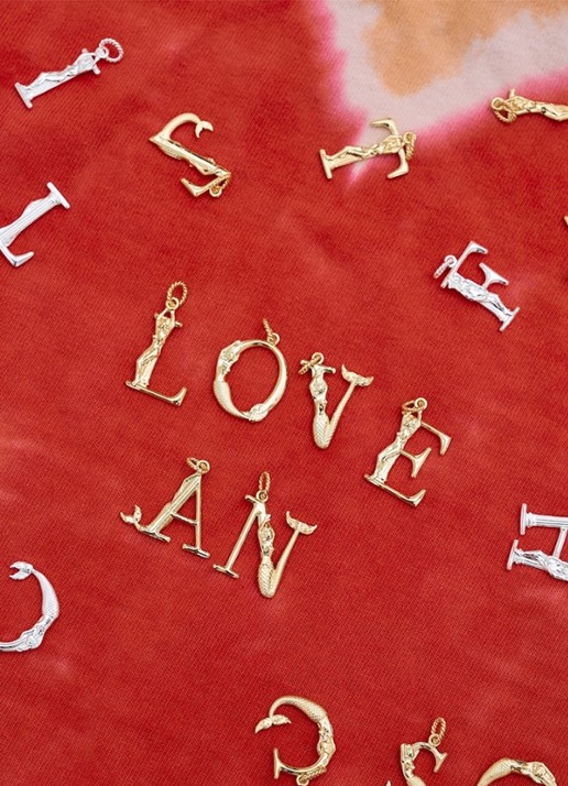 Anna + Nina Initial muse hanger L verguld - voorkant 2 goud