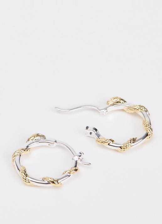 Anna + Nina Small Twisting oorringen verguld - detail zilver
