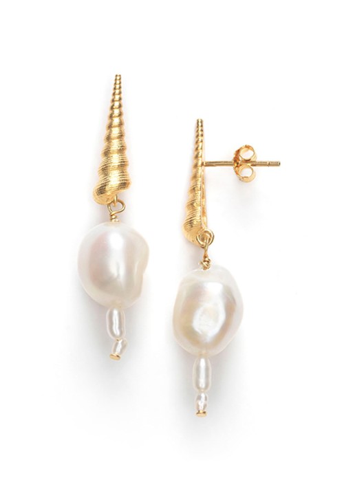ANNI LU Turret Shell Baroque Pearl oorstekers verguld - voorkant 2 goud