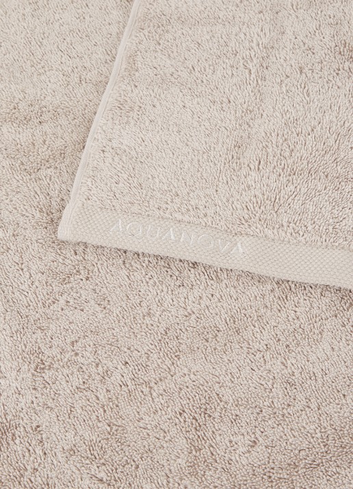 Aquanova London badhanddoek - 600 gr/m2 - 70 x 130 cm - voorkant 2 beige