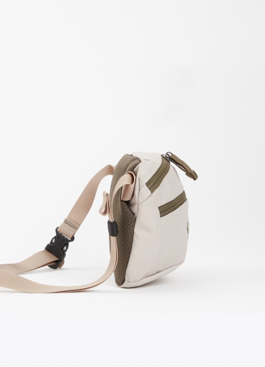 Arc'teryx Crossbodytas met logoborduring - detail 2 donkerbeige