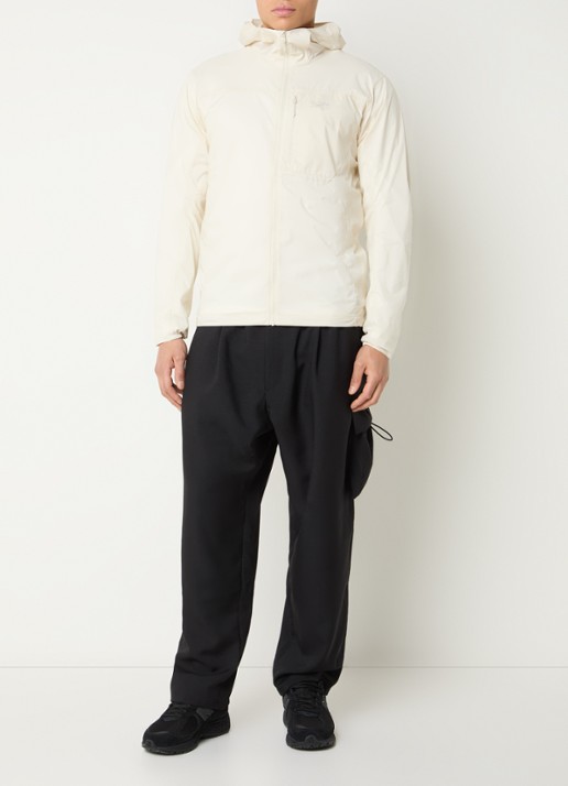 Arc'teryx Squamish windjack met capuchon en waterafstotende coating - voorkant 2 gebroken wit