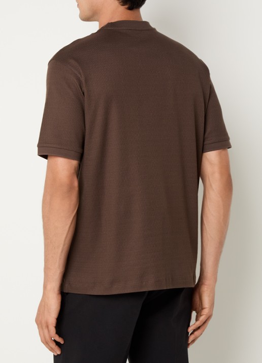 Armani Fijngebreid T-shirt met ingebreid patroon - achterkant donkerbruin