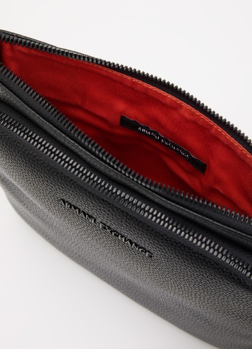 Armani Schoudertas met logo en verstelbare schouderriem - detail zwart