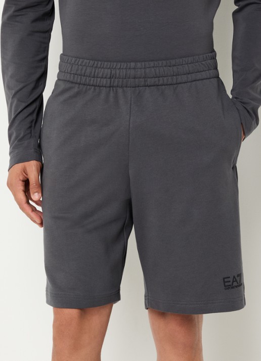 Armani Straight fit korte joggingbroek met logo  - detail 2 donkergrijs