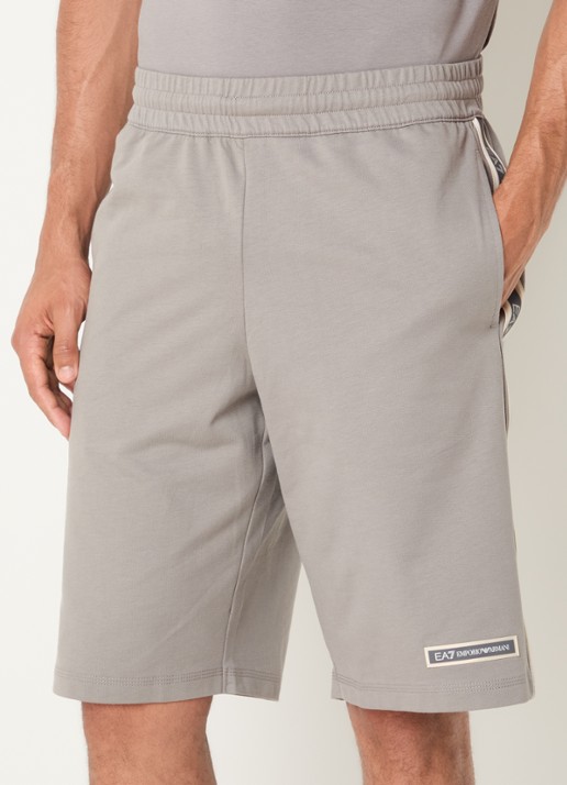 Armani Straight fit korte joggingbroek met logoprint - detail 4 blauw