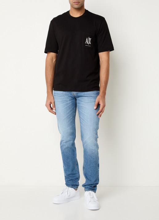 Armani T-shirt met borstzak en logoborduring - voorkant 4 zwart