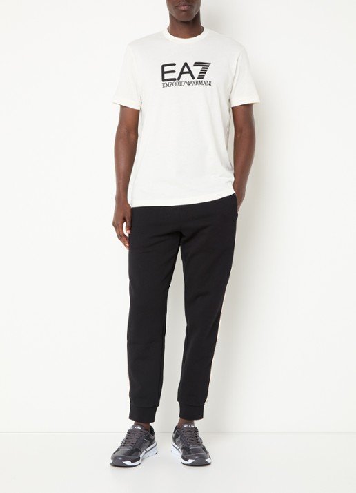 Armani T-shirt met logoborduring - voorkant 4 creme