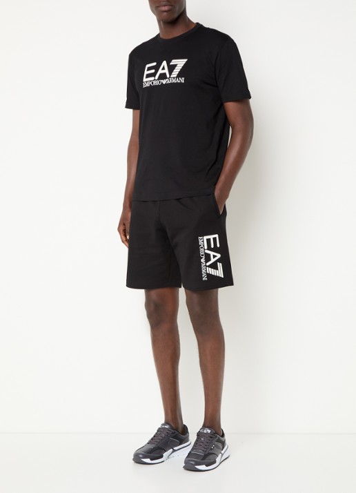 Armani T-shirt met logoborduring - voorkant 2 zwart