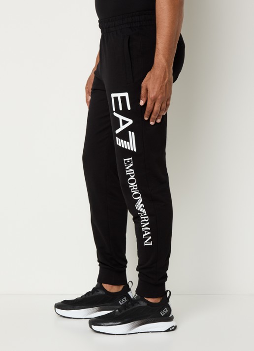Armani Tapered fit joggingbroek met logoprint en steekzakken - detail 3 zwart