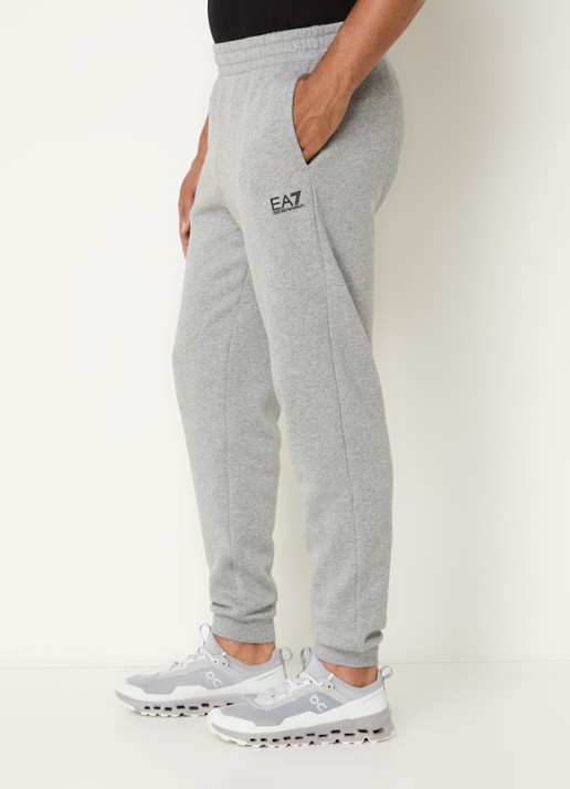 Armani Tapered fit joggingbroek met steekzakken en logo - detail 4 grijsmele