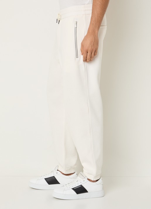 Armani Tapered fit joggingbroek met steekzakken - detail 3 gebroken wit