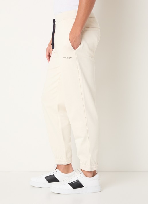 Armani Tapered fit joggingbroek met trekkoord - detail 4 creme
