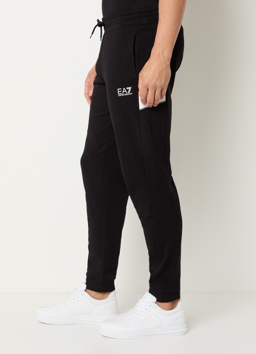 Armani Tapered fit joggingsbroek met logo en steekzakken - detail 4 zwart