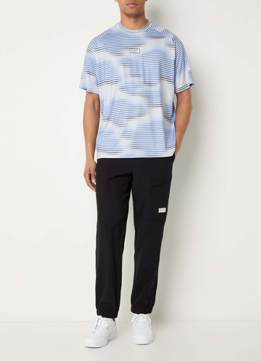 Armani Trainings T-shirt met print en logo - voorkant 4 lichtblauw