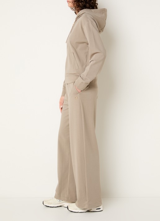 Armani Trainingspak met logo - voorkant 5 donkerbeige
