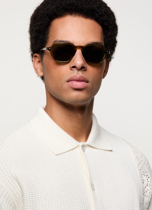 Armani Wayfarer zonnebril AR8220 - voorkant 2 mosgroen