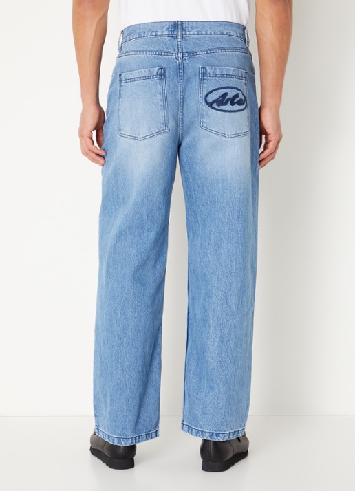 Arte Antwerp Circle Logo tapered fit jeans met gekleurde wassing - achterkant blauw