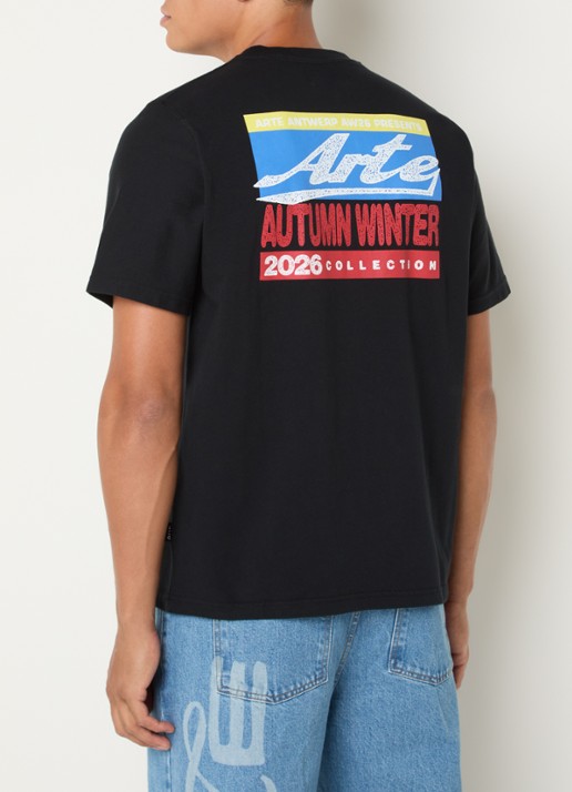 Arte Antwerp Presents T-shirt met backprint