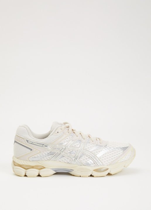 ASICS Gel-Cumulus 16 sneaker met mesh details - voorkant 5 gebroken wit