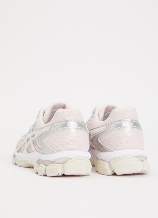 ASICS Gel-cumulus 16 sneaker met metallic details  - achterkant 5 lichtroze