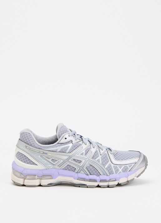 ASICS Gel-Kayano 20 sneaker met mesh details - voorkant grijs