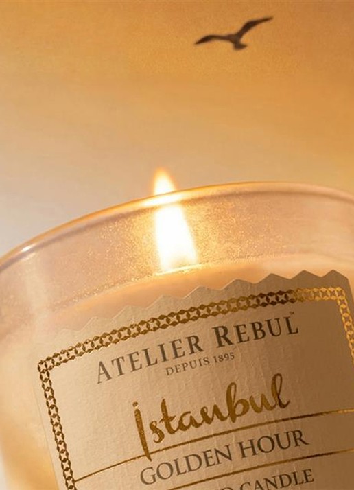 Atelier Rebul Istanbul Golden Hour geurkaars 210 gram - detail vanillegeel