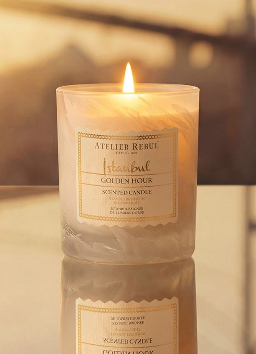 Atelier Rebul Istanbul Golden Hour geurkaars 210 gram - voorkant 4 vanillegeel