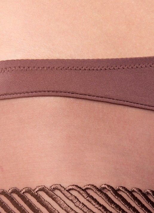 Aubade Sheer Emotion shorty met mesh en borduring - detail 3 chocoladebruin