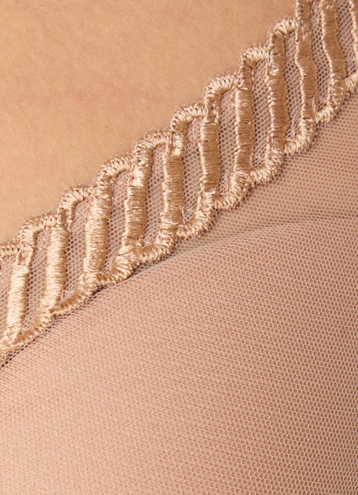 Aubade Sheer Emotion voorgevormde beugel bh met overlay van mesh - detail 4 zand