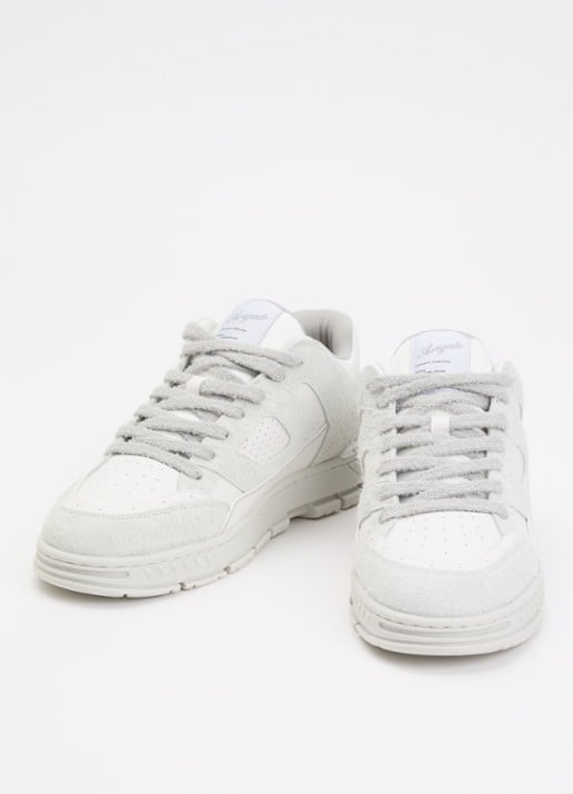 Axel Arigato Area Lo Fluffy sneaker met suède details - detail 2 grijs