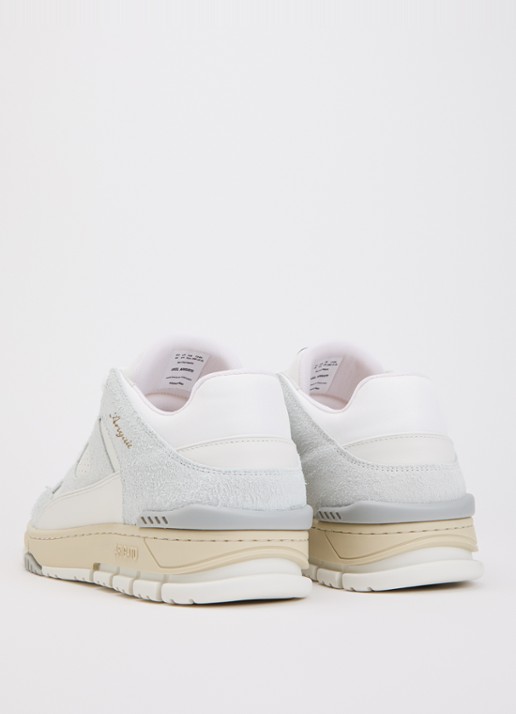 Axel Arigato Area Lo Fluffy sneaker met suède details - achterkant 5 lichtblauw