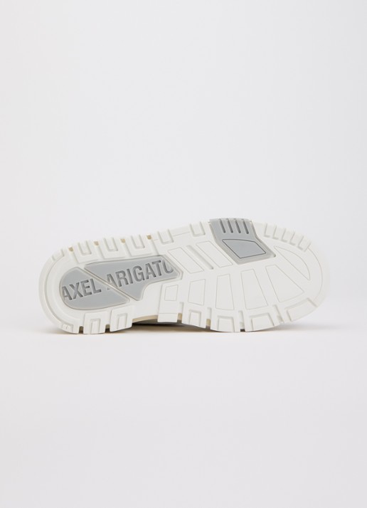 Axel Arigato Area Lo Fluffy sneaker met suède details - detail 4 lichtblauw
