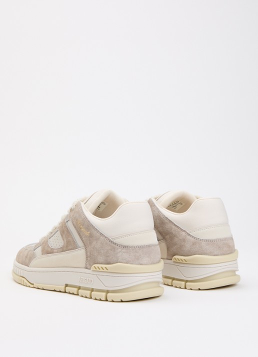 Axel Arigato Area Lo sneaker van suède - achterkant lichtgrijs